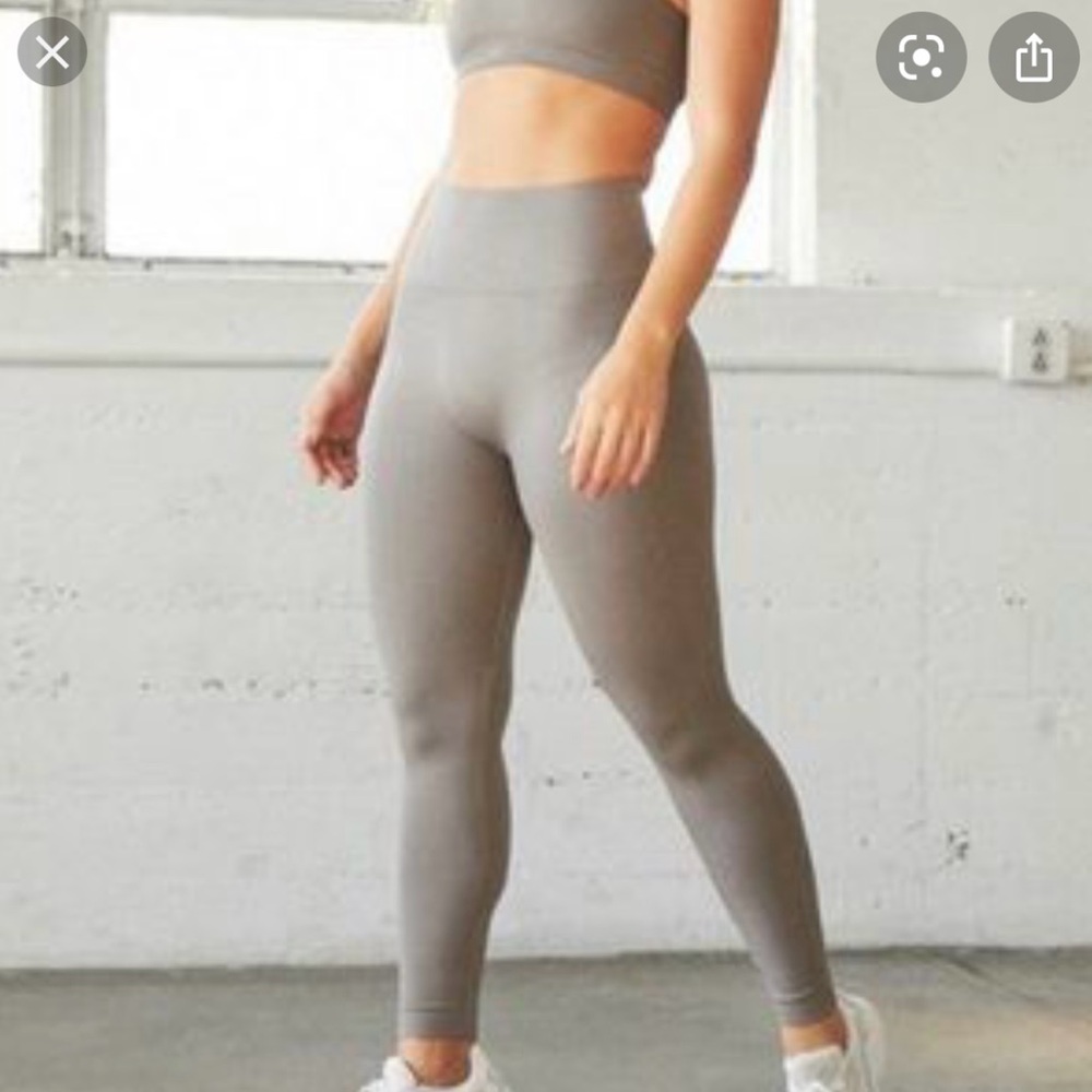 Set Active Gray Leggings